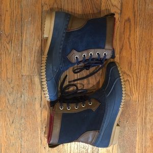 Snow boots